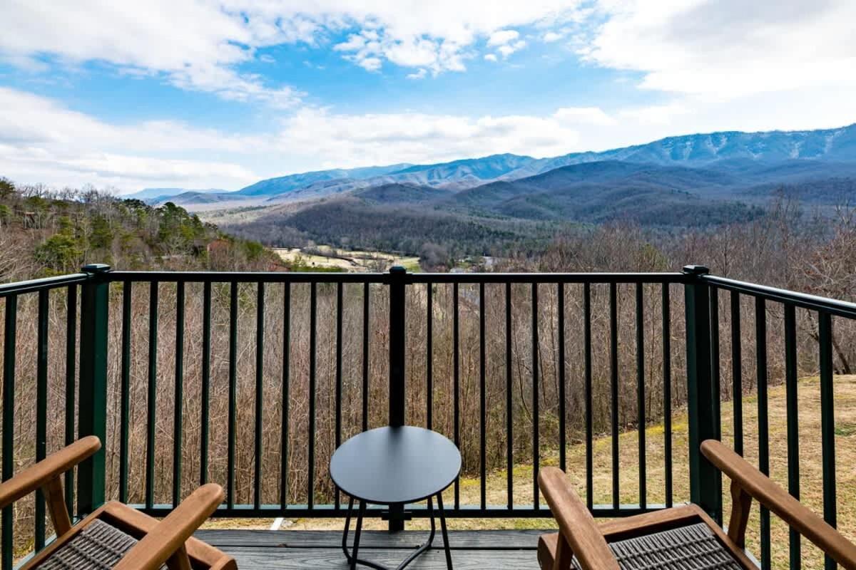Mountain Twilight Villa แกตลิงเบิร์ก ภายนอก รูปภาพ